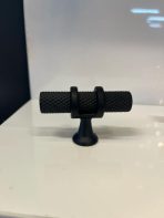 Yüzük Desenli Düğme Metal Kulp Mat Siyah Renk Tek Delikli - Görsel 4